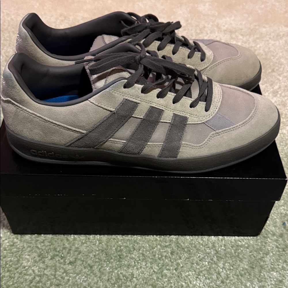 Adidas Men's Gray and Black Sneakers